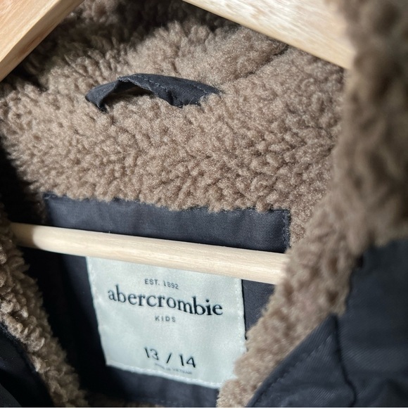 Abercrombie Kid’s Black Sherpa Lined Coat Size 13/14 - Picture 9 of 16